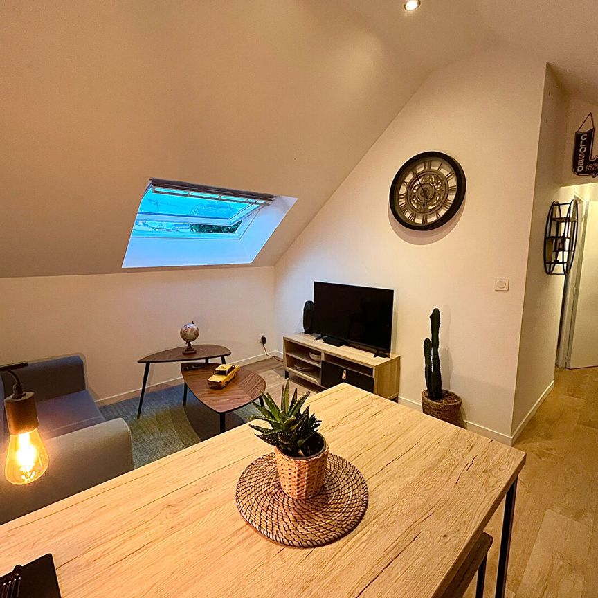 Appartement à louer - REIMS / RUE MARTIN PELLER - Photo 1