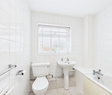 2 bedroom Flat in In the Ray, Maidenhead - Photo 6