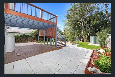 Modern Family Home in Peaceful Coastal Setting. - Photo 5