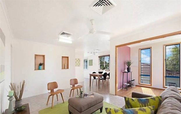 CHARMING 3 BEDROOM HOME IN MOUNT LOUISA! - Photo 1