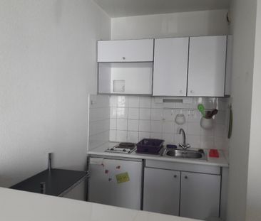 POITIERS: T2 meublé 25.92 m² + PARKING - Photo 2