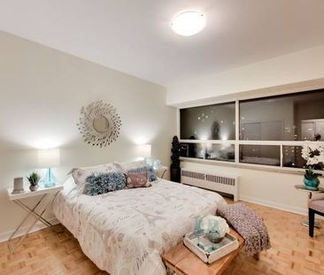 Spacious Renovated Bachelor, 1 & 2BRs: Subway Line - Photo 4