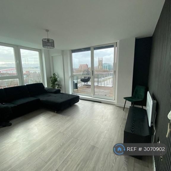 2 bedroom penthouse to rent - Photo 1