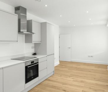 London Road, Sittingbourne, Kent, ME10 - Photo 3