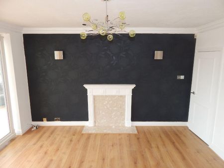 4 bedroom detached house to rent - Photo 3