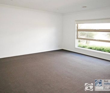Five bedroom beauty - Photo 2