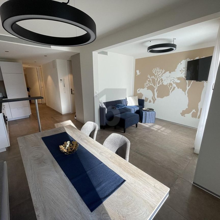 EXCLUSIVE WITH ALL-ROUND SERVICE - Photo 1