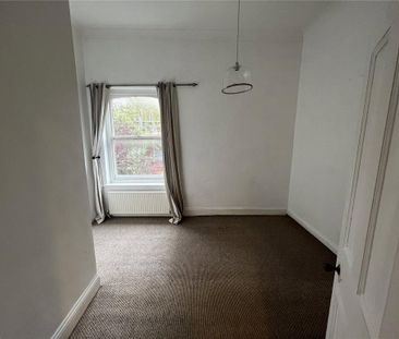2 bedroom end of terrace house to rent - Photo 6