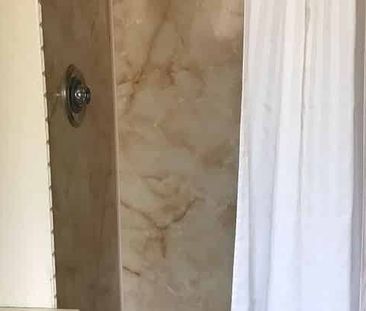 Riccarton Short term Furnished Bedsit Available - Photo 5