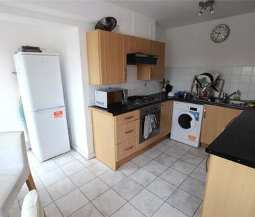 4 bedroom flat share to rent - Photo 2