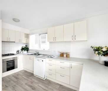 North Facing Charming Cottage - Photo 3