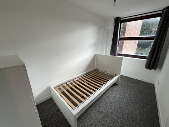 4 bed apartment to rent in St Peters Road, BH21 - Photo 1