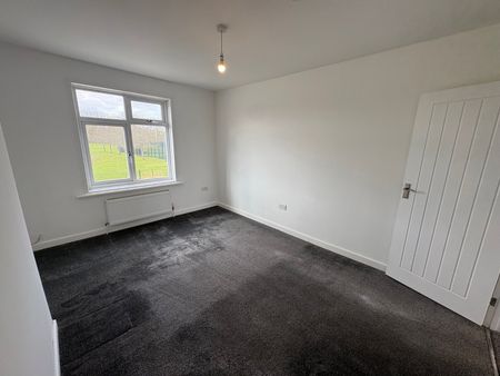 2 bedroom maisonette to rent - Photo 2