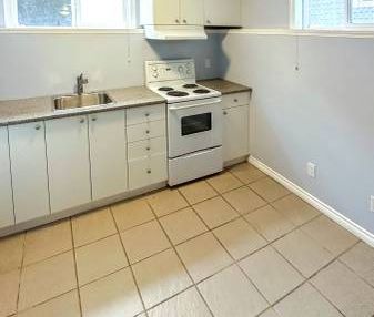 Bachelor Suite in Fernwood/Cook Street Area - Photo 2