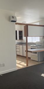 Cosy Bedsit - Photo 4