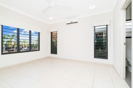 FAMILY HOME IN THE HEART OF ROSEBERY - Photo 3