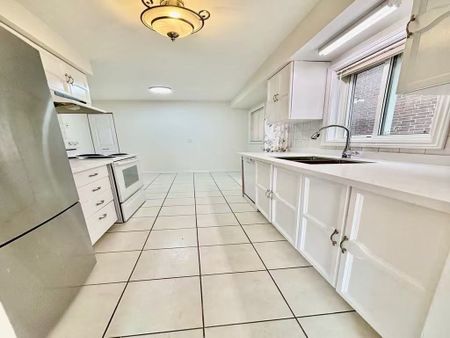 For Lease - 4230 Perivale Road Unit# Main&upper level, Mississauga, Ontario - Photo 2