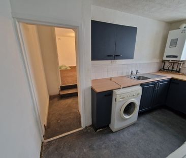 Studio Flat, Granville Road, LU1 - Photo 2
