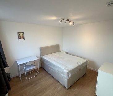Room in a Shared House, North Circular Road, NW10 - Photo 5