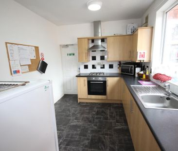 1 bedroom in a house share to rent - Photo 5