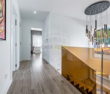 House T4 in Barcarena, Oeiras - Photo 1