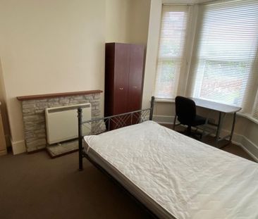 6 bedroom terraced house to rent - Photo 3