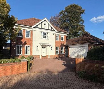 Queens Acre, Windsor, SL4 - Photo 1