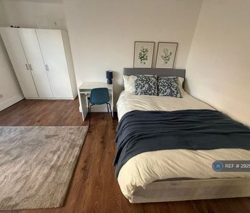 1 bedroom in a flat share to rent - Photo 6