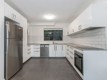 Entire 2 Bedroom Apartment, Close to Uni and Transport - Photo 5