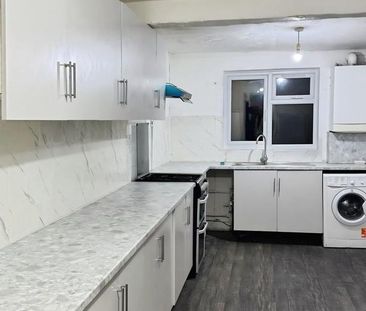 3 bedroom terraced house to rent - Photo 6