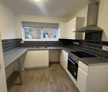 1 bedroom semi-detached bungalow to rent - Photo 2