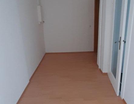 Balkon u. Badewanne! Schöne, renovierte 2-Raum-Wohnung in zentraler Lage - Foto 1