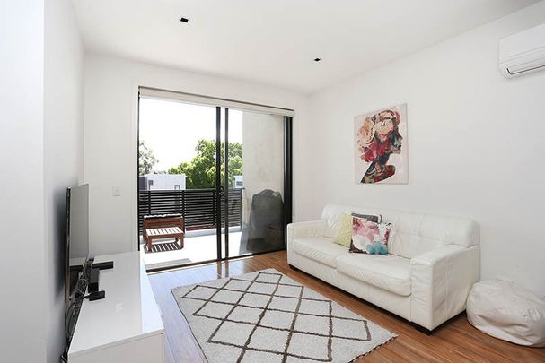 21/80 Hopetoun Avenue, Brunswick West VIC 3055 - Photo 1