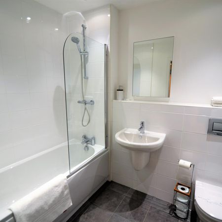 1 Bedroom Apartment for rent in White Rose Apartments, White Rose Way, Doncaster - Photo 3