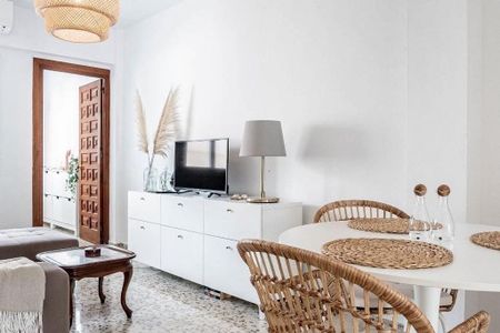 2 bedroom luxury Townhouse for rent in Estepona, Spain - Photo 2