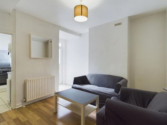 4 bedroom terraced house to rent - Photo 1