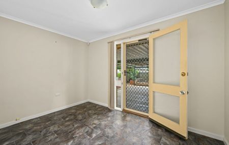 43 Workara Terrace, Morphett Vale SA 5162 - House For Rent | Domain - Photo 5