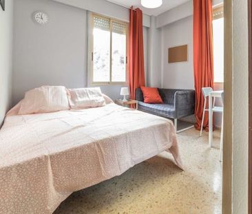 Plaça del Dramaturg Faust Hdez. Casajuana, Valencia, Valencian Comm... - Photo 6