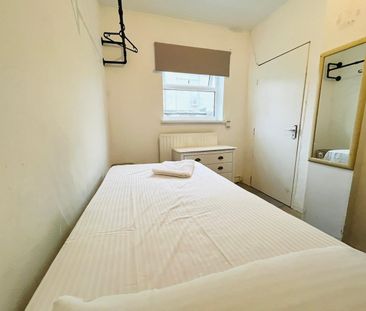 Room in a Shared Flat, Woodland Terrace, SE7 - Photo 6