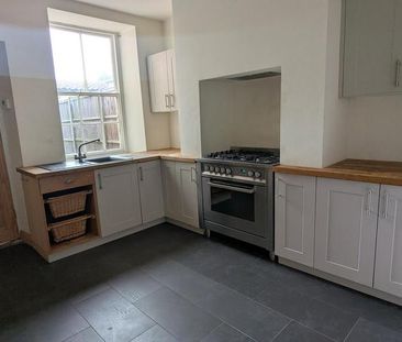 2 bedroom terraced house to rent - Photo 2