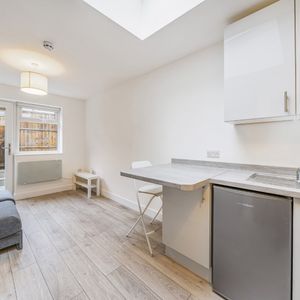 Baring Road, London, SE12 - Photo 2