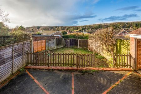 3 bedroom terraced house to rent - Photo 3