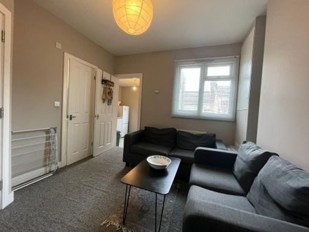 3 bedroom apartment to rent - Photo 3