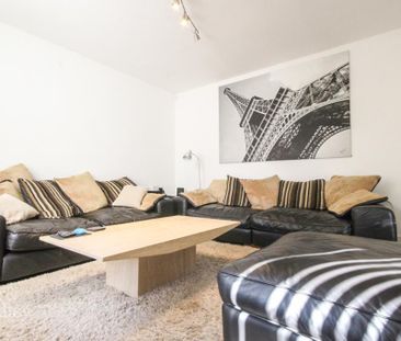 2 bedroom semi-detached house to rent - Photo 3