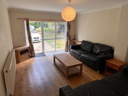 4 Bed End Terrace, Berkeley Close, SO15 - Photo 2