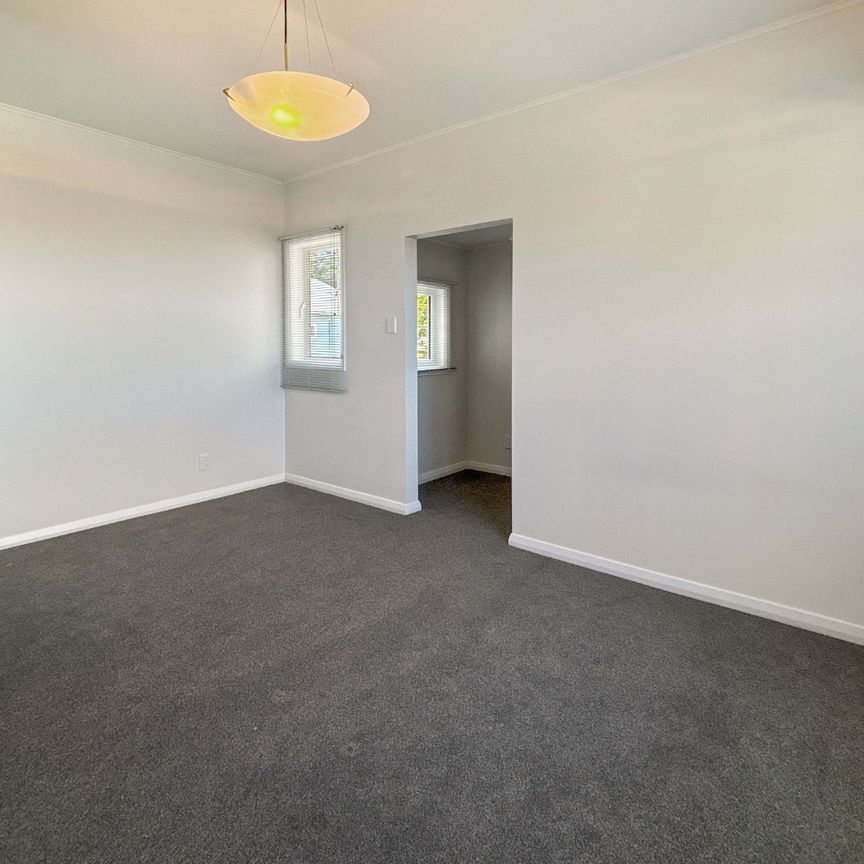 Life By The Beach!! - Photo 1