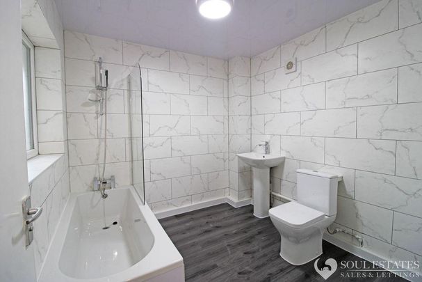 3 bedroom semi-detached house to rent - Photo 1