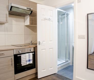 Studio Flat, Hanover House, NW2 - Photo 4