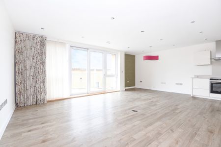 Almansa Way, Lymington, SO41 flat to rent - Photo 2