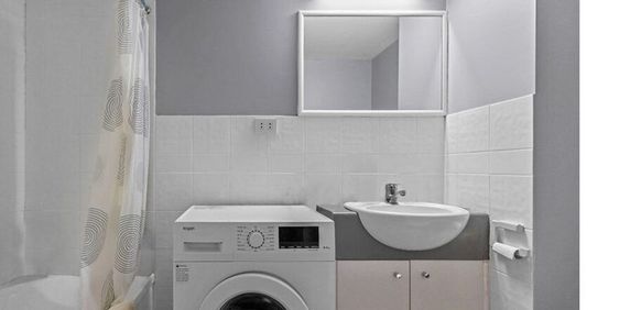 A Quiet Sanctuary Away from The Bustle of The Inner-City - Photo 2